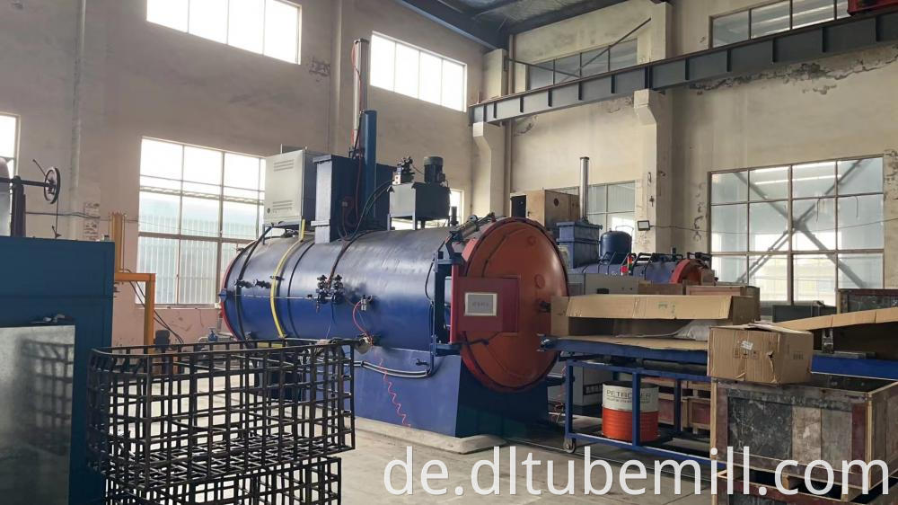 Mold For Steel Pipe Deformation